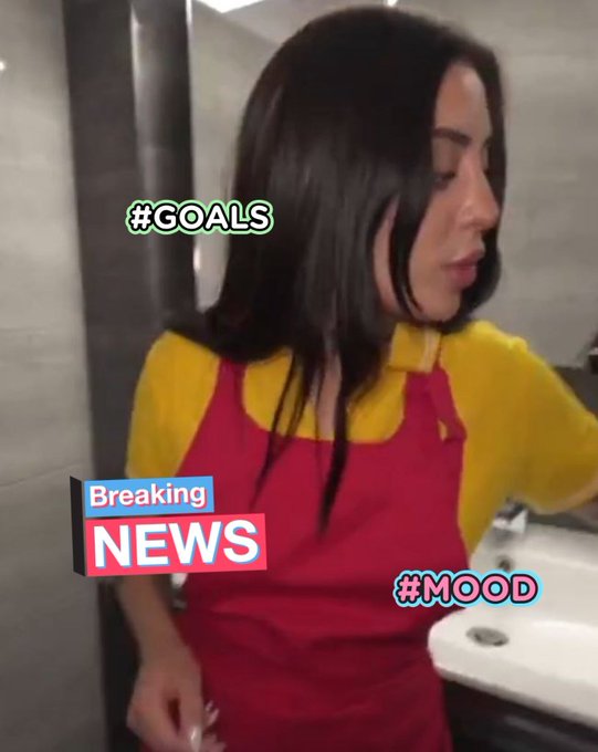 mbak kasir grosir kasih bonus ke pembeli pertama